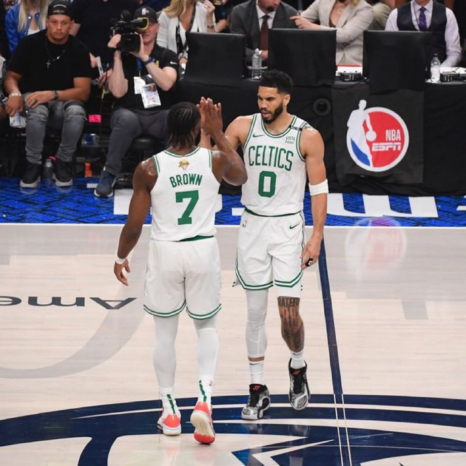 开云体育官网-塔图姆官方宣布领先优势明显新规，TL引发争议！观众掌声雷动-开云体育官网