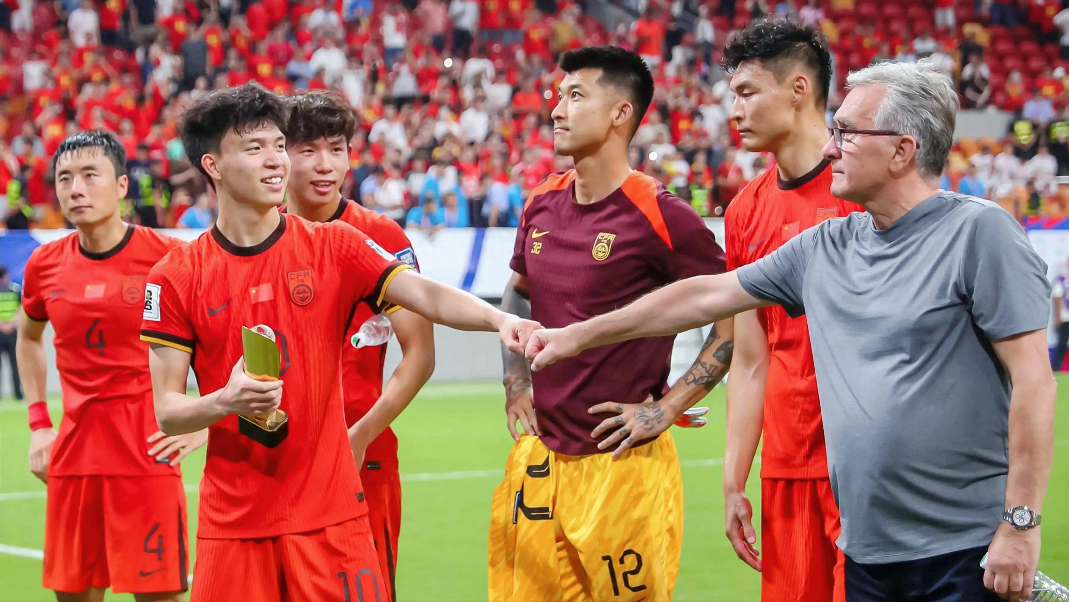 开云app-全明星赛今晨走向成谜；洛杉矶湖人手感冰凉；球迷炸锅；纪律约束更严格-开云app